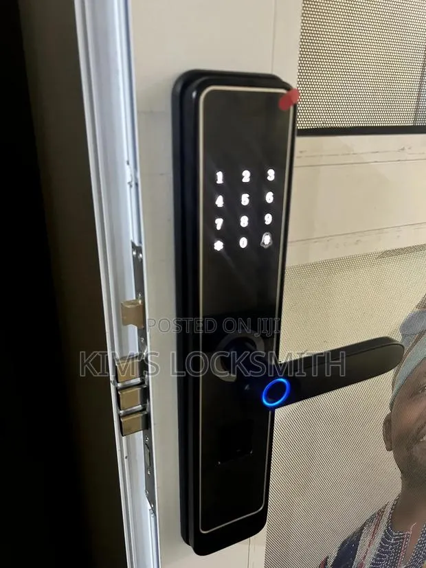 Smart Locks on Glass Doors (Locksmith) · Photo 1