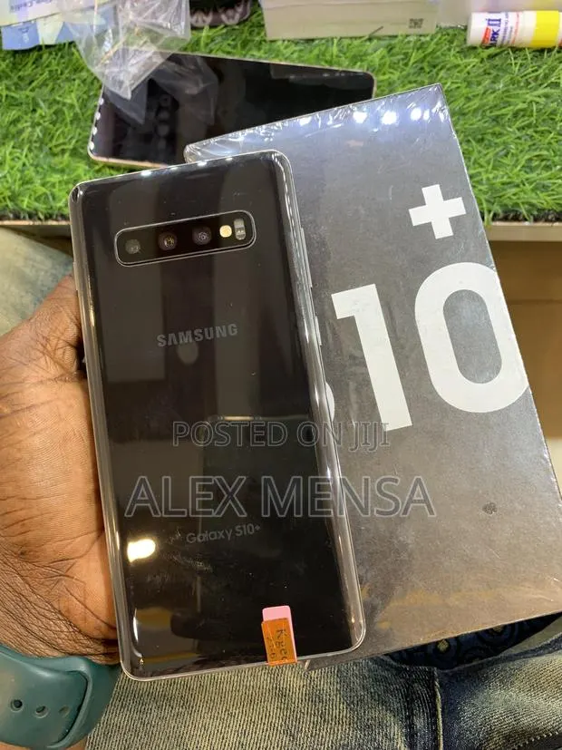 New Samsung Galaxy S10 Plus 128 GB Silver · Photo 1