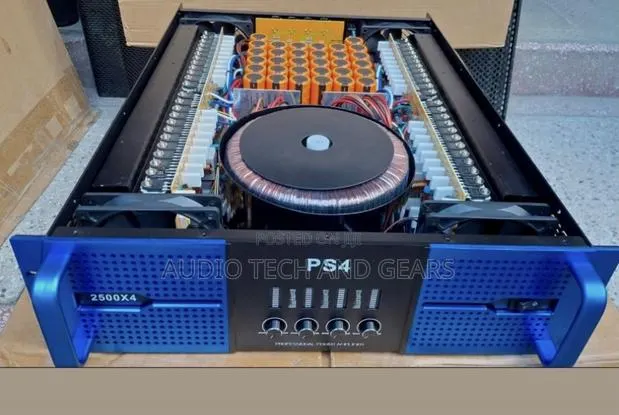 PS4 2500×4 Professional Power Amplifier · Photo 1