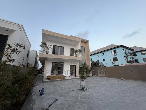 4bdrm House in School Junction, Ashaley Botwe for sale · Photo 2
