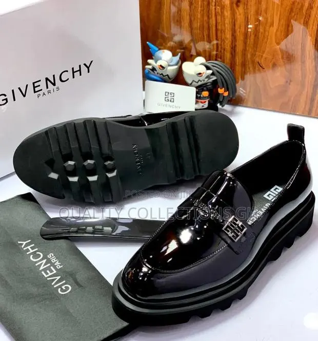 High Quality Givenchy Men Shoe · Photo 1