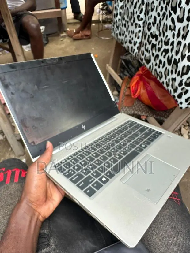 Laptop HP EliteBook 840 G6 16GB Intel Core i7 SSD 512GB · Photo 1