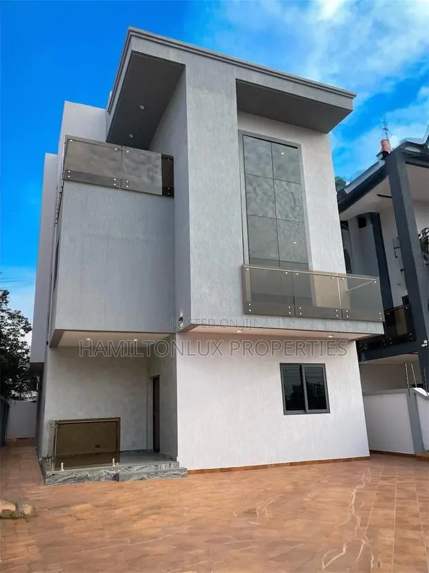 4bdrm Mansion in East Legon Lagos for rent · Photo 1