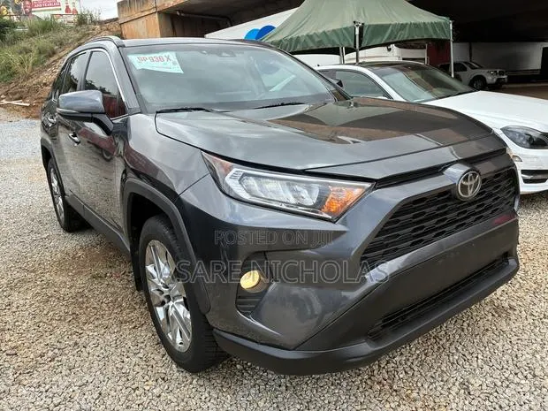 Toyota RAV4 2021 · Photo 1