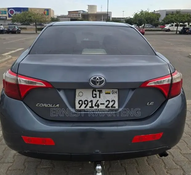 Toyota Corolla 2015 Gray · Photo 1