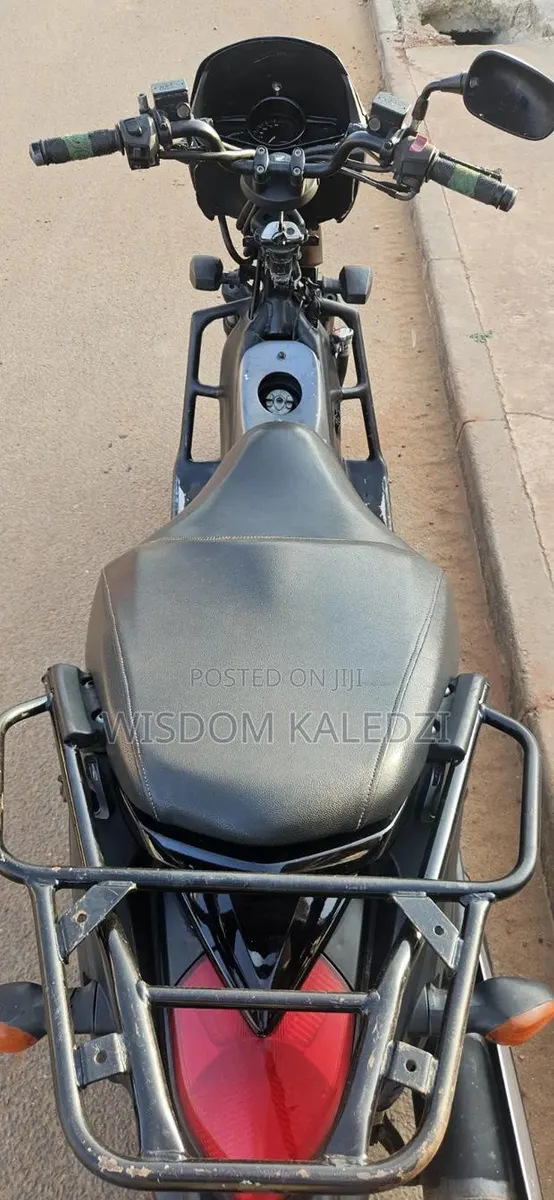 Honda Hornet 2018 Black · Photo 3