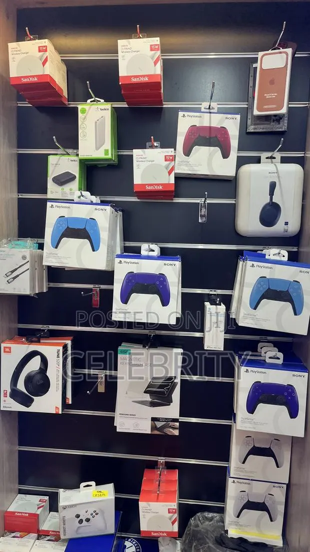 Playstation 5 Controllers · Photo 1