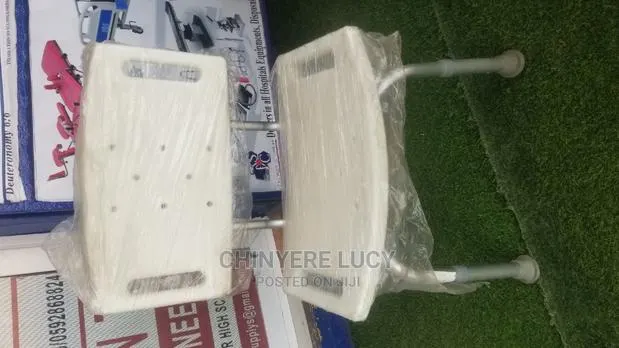 Shower Seat With Backrest · Photo 1