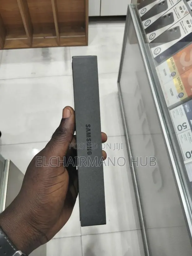 New Samsung Galaxy S26 Ultra 5G 256 GB Gray · Photo 1