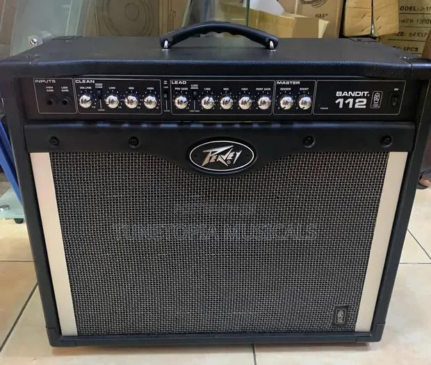 Peavey Bandit 112 Guitar Amplifier. · Photo 1