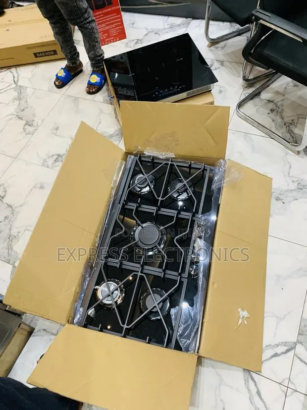 Limited Stock Gas Cooker Built Kenwood 5burner · Photo 1