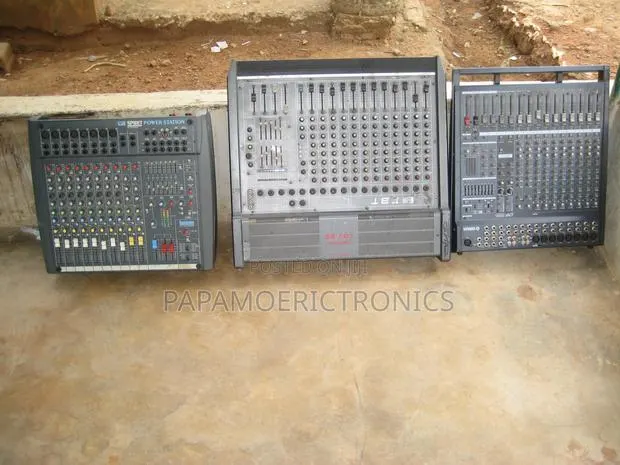 Professional Power Amplifier · Photo 1