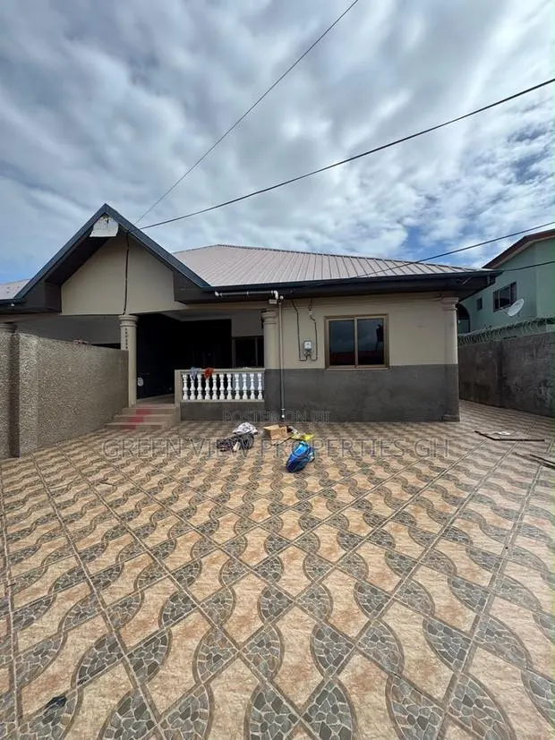 3bdrm House in West Hills Mall Area for rent · Photo 1