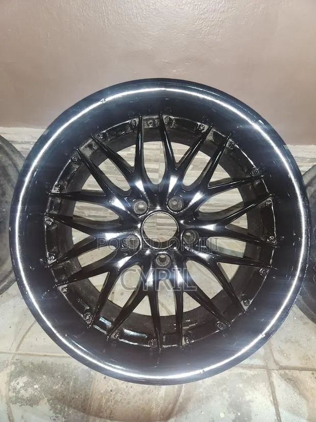 18" Staggered Deep Sit Rims · Photo 1