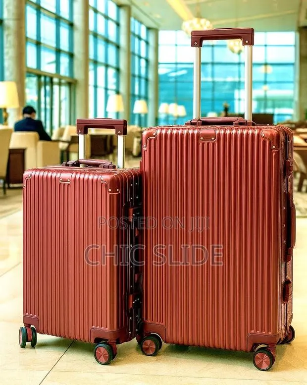 High Quality Metallic Suitcase · Photo 1