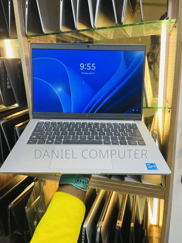Laptop Dell Latitude 5320 8GB Intel Core i5 SSD 256GB · Photo 1