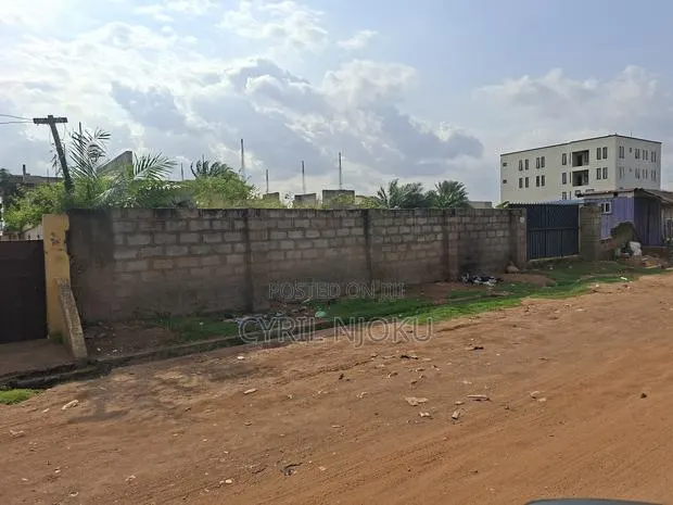 Titled Land With 3 Bedroom Uncompleted Storey for Sale in Madina · Photo 1