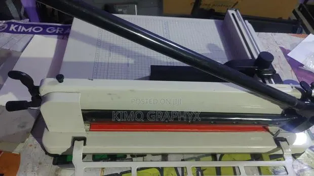 A2 Heavy Duty Paper Cutter · Photo 1