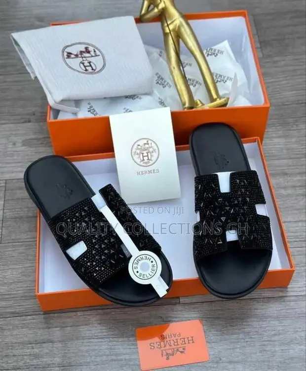 Authentic Black Hermes Slippers · Photo 1