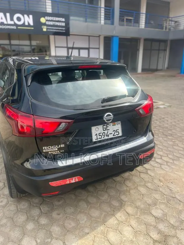 Nissan Rogue S AWD 2018 Black · Photo 1