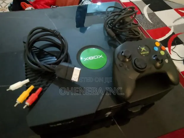 Xbox Og Live With Games and Accessories · Photo 1