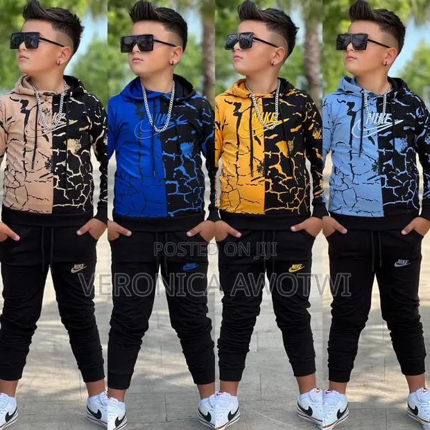 Color Nike Tracksuit · Photo 1