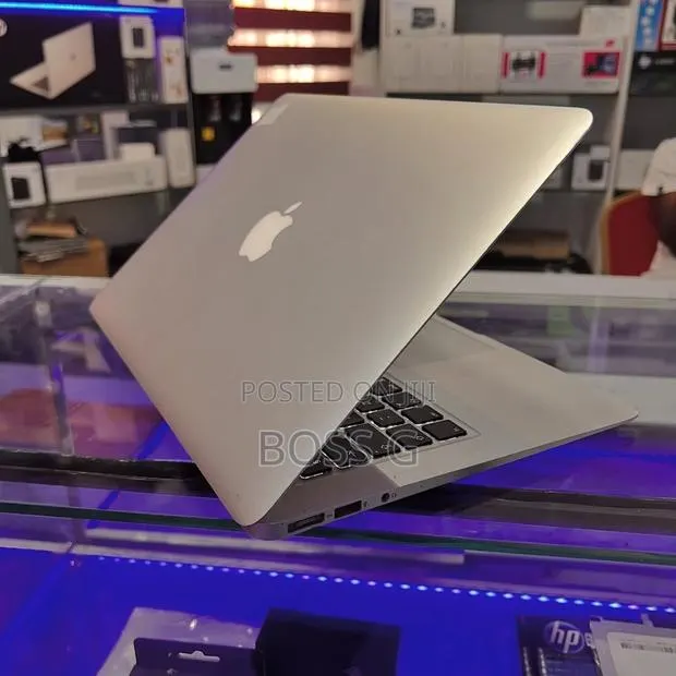 Laptop Apple MacBook Air 8GB Intel Core i7 SSD 250GB · Photo 1