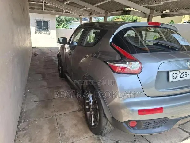Nissan Juke S 4dr Hatchback (1.6L 4cyl Turbo CVT) 2015 Gray · Photo 1