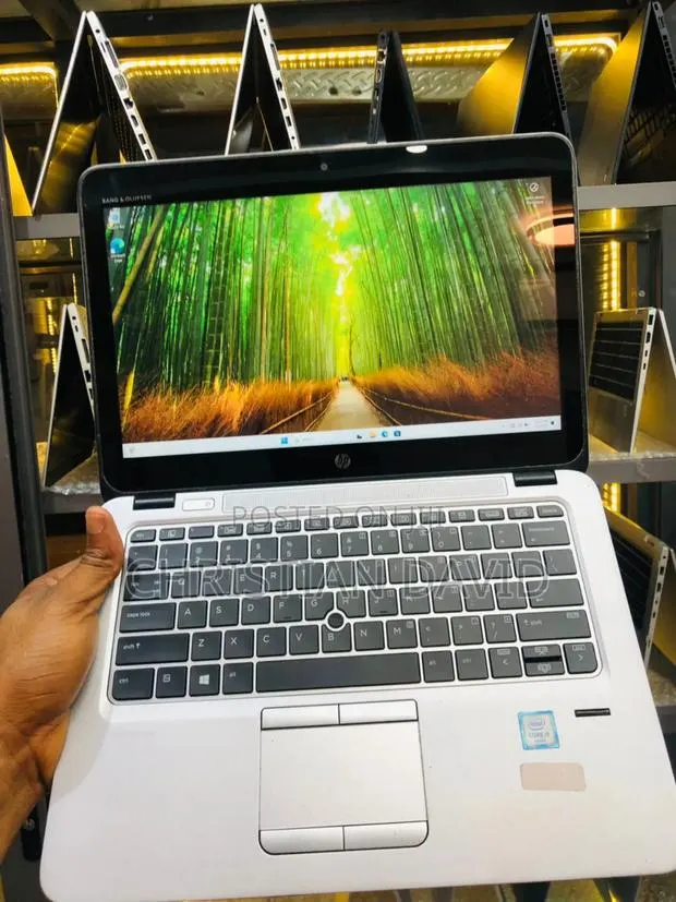 Laptop HP EliteBook 820 G3 8GB Intel Core i5 SSD 128GB · Photo 1