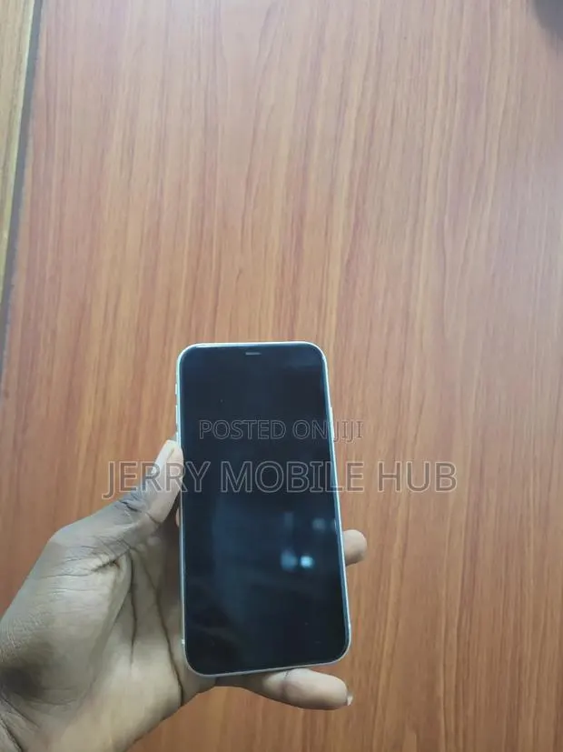 Apple iPhone 11 128 GB · Photo 3
