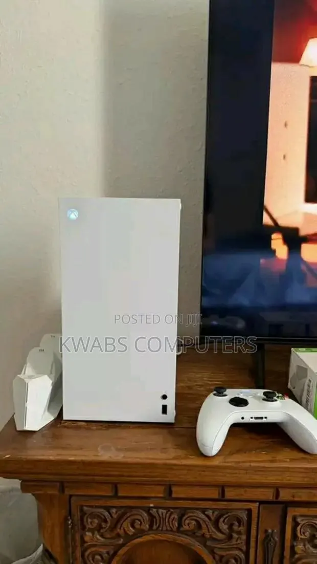 Xbox Series X With 10games · Photo 1