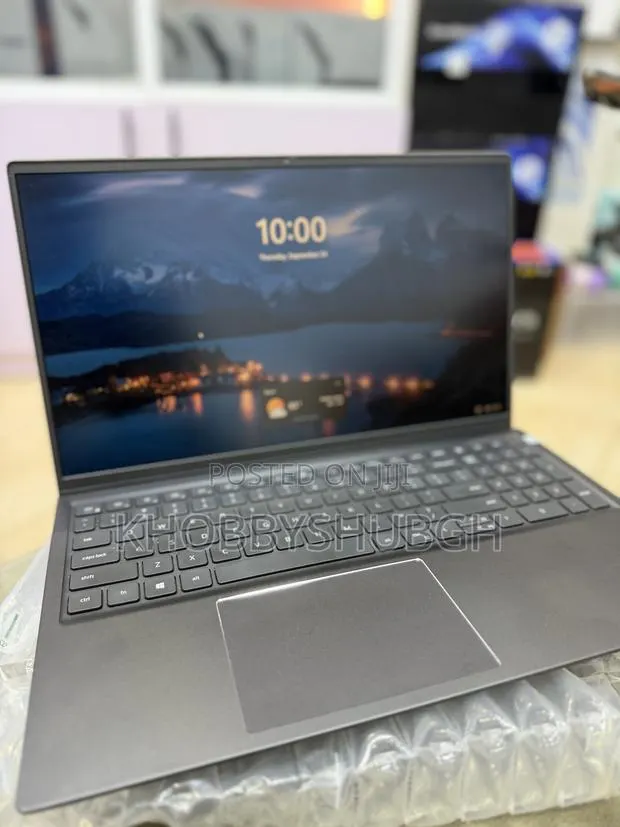 Laptop Dell Vostro 1510 32GB Intel Core i7 SSD 1T · Photo 1