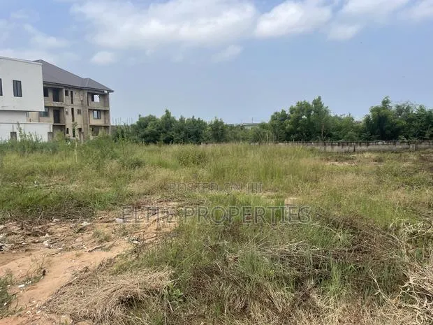 1 Plot of Genuine Land for Sale in C25 Adjacent Adom Estate · Photo 1
