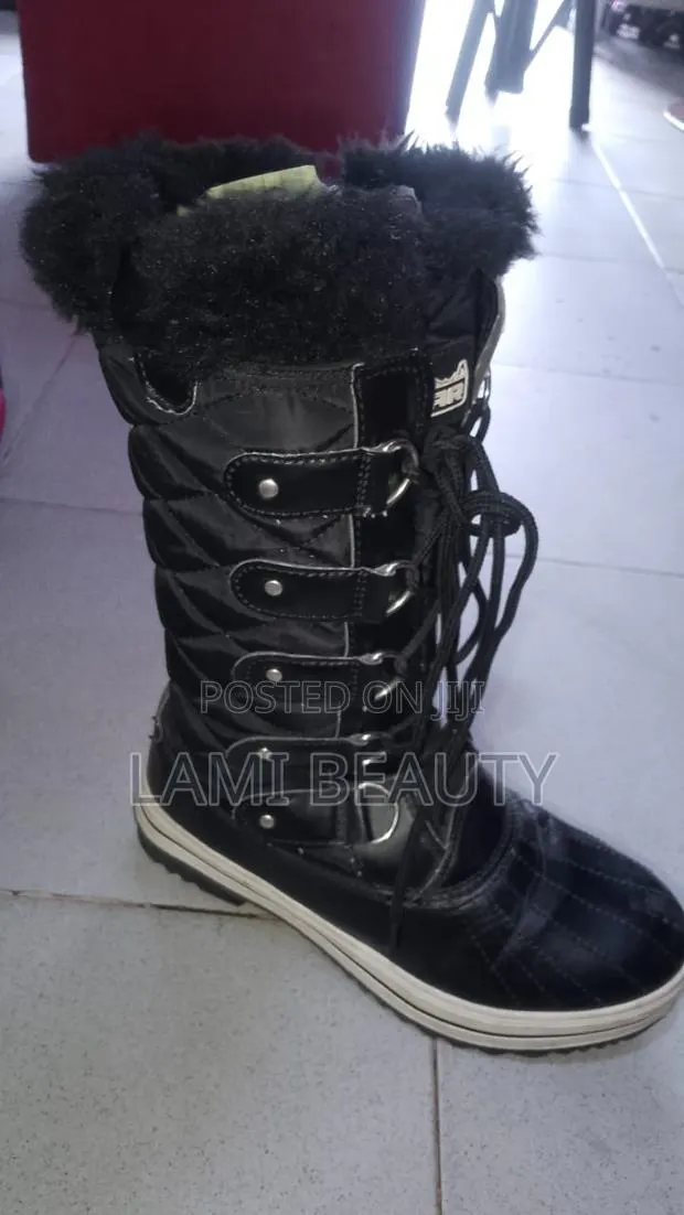 Black High Top Boots Size 39 · Photo 1