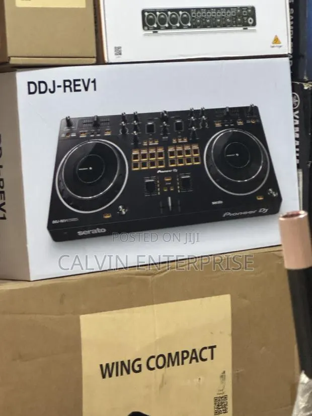 Pioneer Dj DDJ-Rev1 Controller for Serato DJ · Photo 1