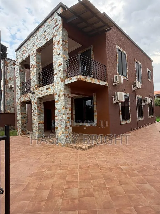 4bdrm House in Ashomang Estate for rent · Photo 1