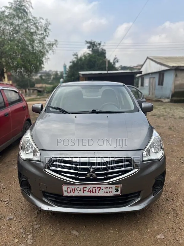 Mitsubishi Mirage G4 2023 Gray · Photo 1