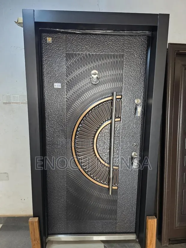 Heavy Steel Bullet Proof Door. · Photo 1