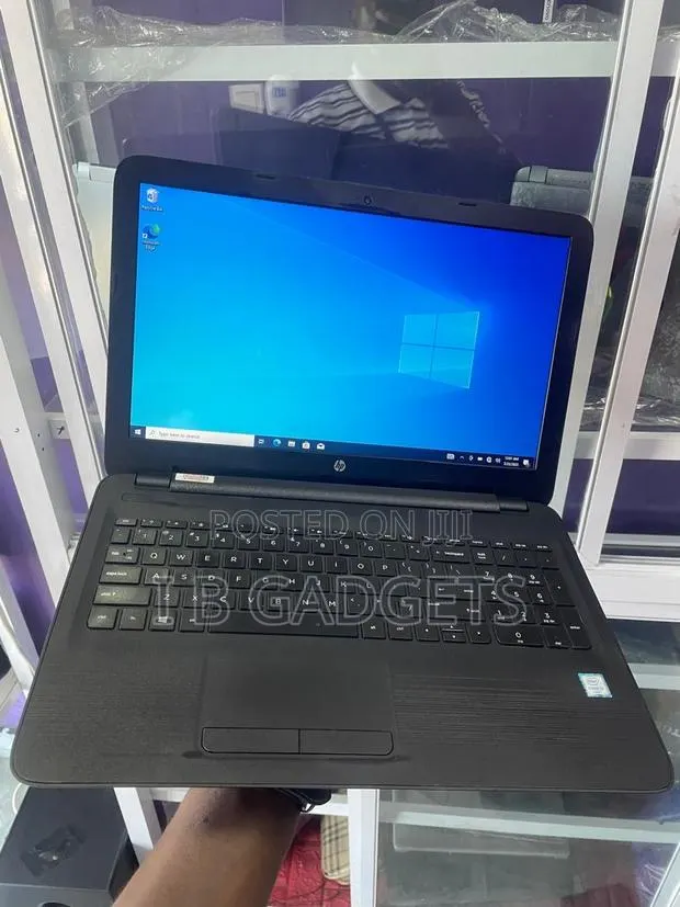 Laptop HP 15 8GB Intel Core I3 HDD+SSD 500GB · Photo 1