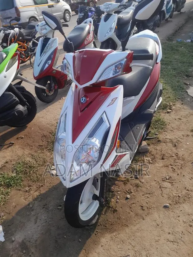 Motorcycle 2023 Red · Photo 1