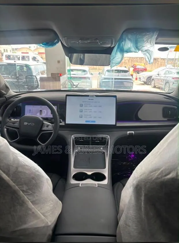 New BYD Sealion 7 DM 1.5 Hybrid AWD 2025 Black · Photo 1