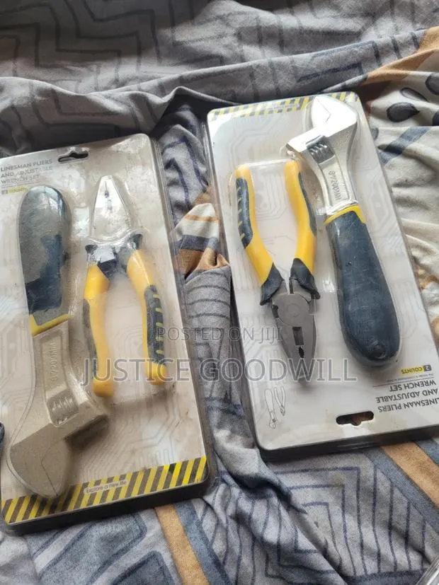 Lineman Pliers and Adjustable Wrenchset · Photo 1