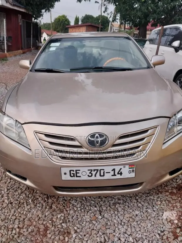 Toyota Camry 2009 Silver · Photo 1