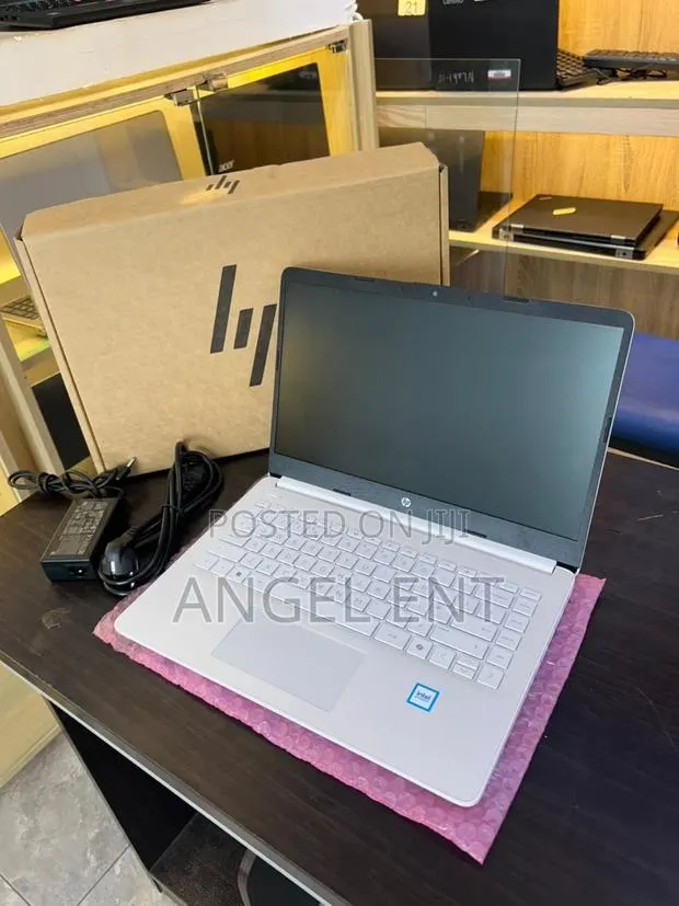 New Laptop HP 8GB SSD 128GB · Photo 1