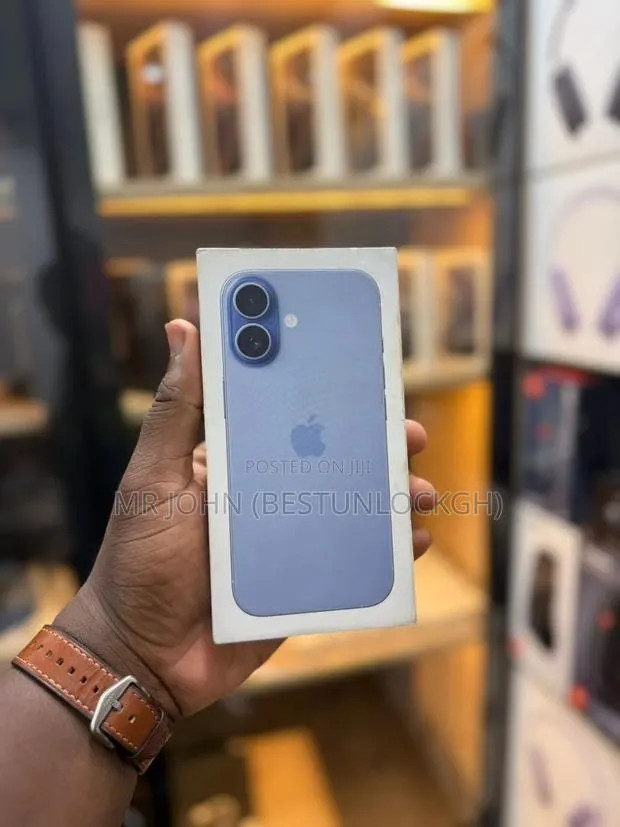 New Apple iPhone 17 256 GB Blue · Photo 1