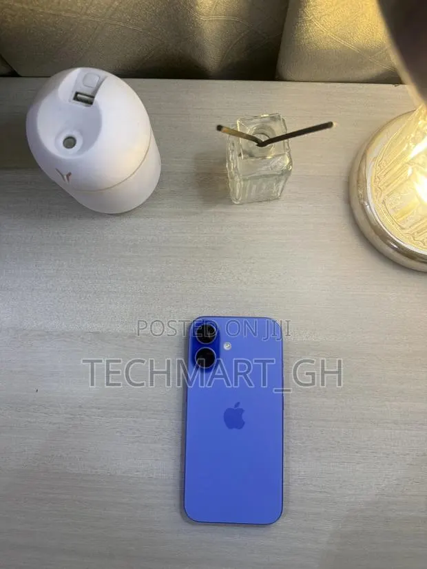 Apple iPhone 16 128 GB Blue · Photo 1