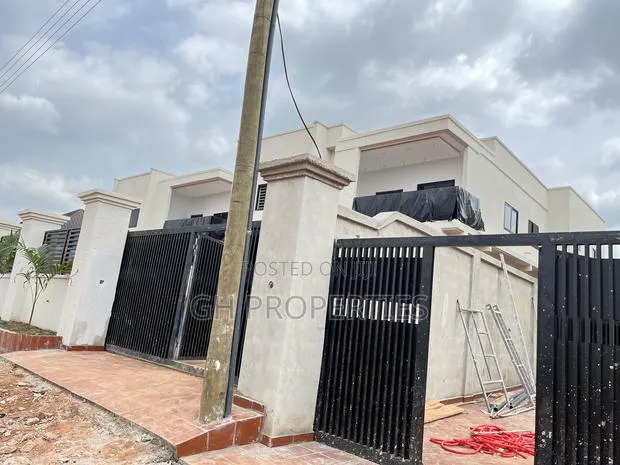 5bdrm Duplex in Sokoban,Kwanwoma., Kumasi Metropolitan for sale · Photo 1