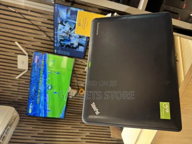 Laptop Lenovo ThinkPad X131e 4GB Intel HDD 320GB · Photo 1