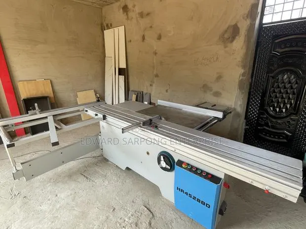 Plywood, Mdf, Chipboard Cutting · Photo 1