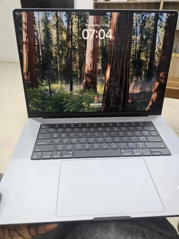 Laptop Apple MacBook Pro 16GB Apple M1 Pro SSD 1T · Photo 1